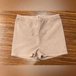 SKIMS Outdoor Basics Short Shorts Size M